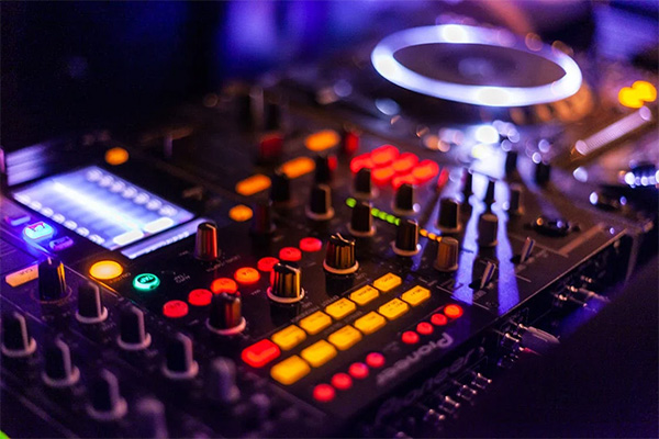 DJ/MC